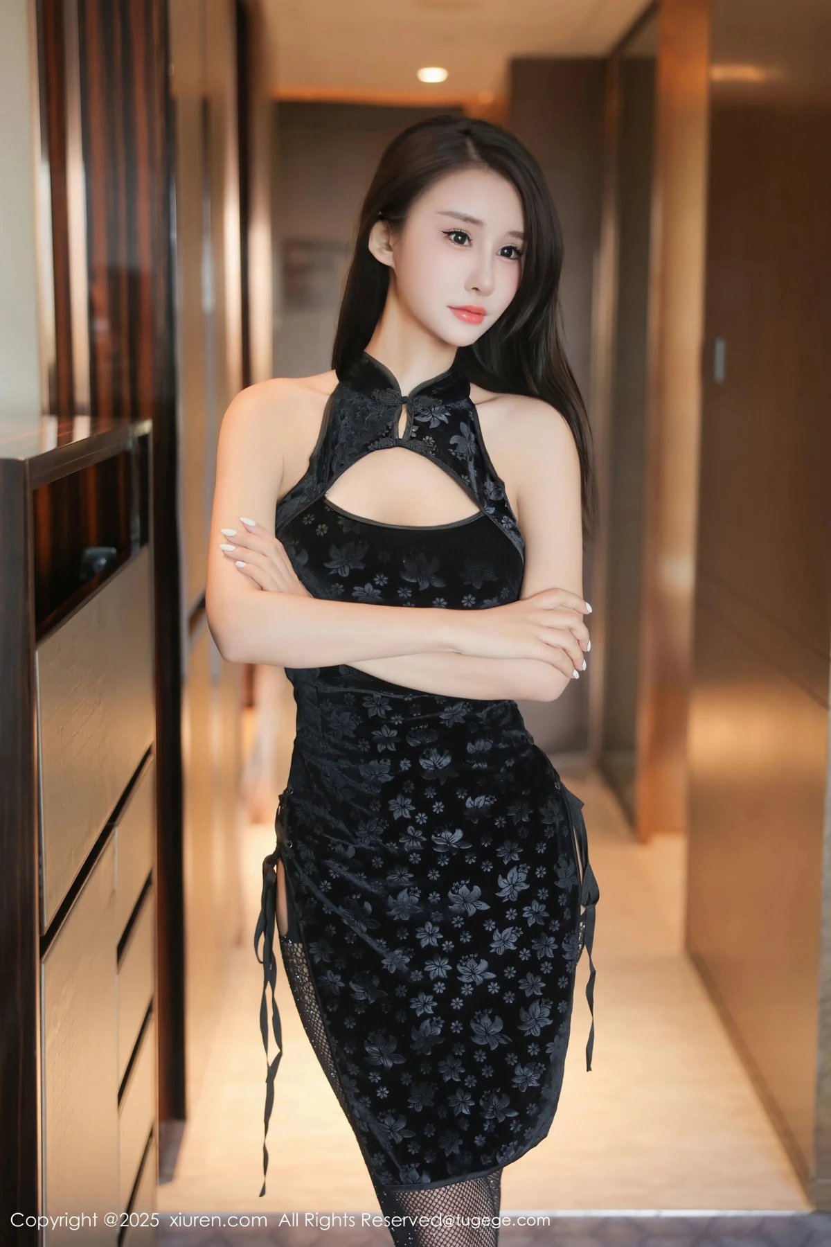 [秀人网] 2025.03.10 No.9990 艺艺yiyi、秀人旗下#[57P]-002