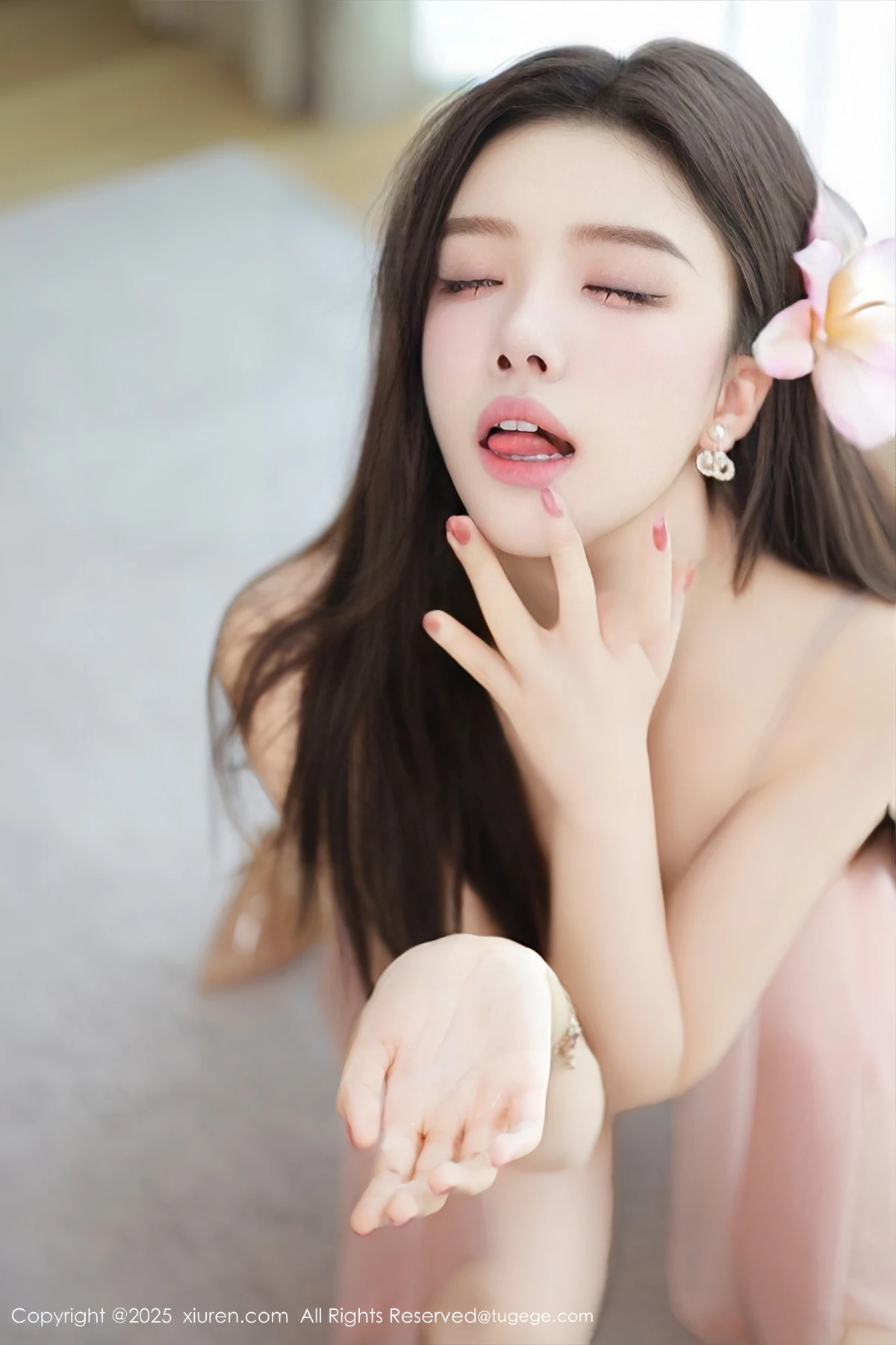 [秀人网] 2025.02.25 No.9932 唐翩翩、秀人旗下#[91P]-025