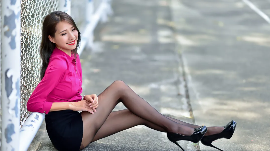 [街拍丝足] NO.199 Anita黄韵菲 OL黑丝高跟美腿 #街拍丝足、美足#[150P]-032