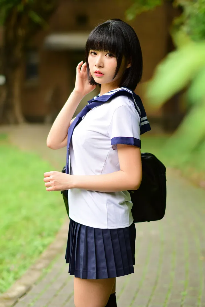 [街拍丝足] NO.171 海琳 学生制服 #街拍丝足、美足#[73P]-038