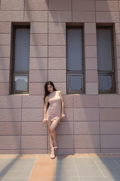 [街拍丝足] NO.043 Go Go 連衣短裙 高跟美腿旅拍 #街拍丝足、美足#[144P]-031