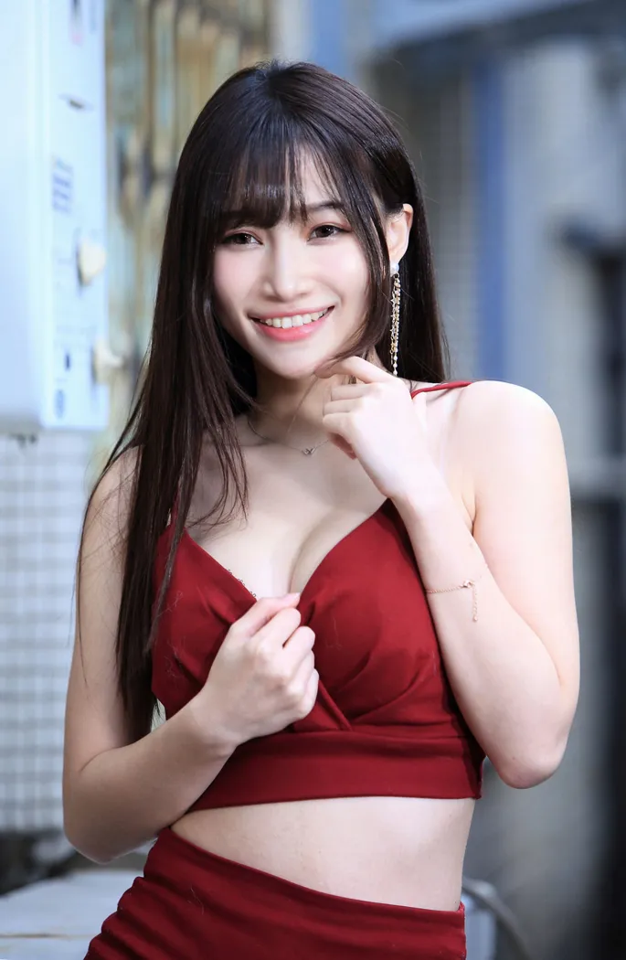 [街拍丝足] NO.100 张雅筑 紧身短裙丝袜高跟美腿 #街拍丝足、美足#[64P]-052
