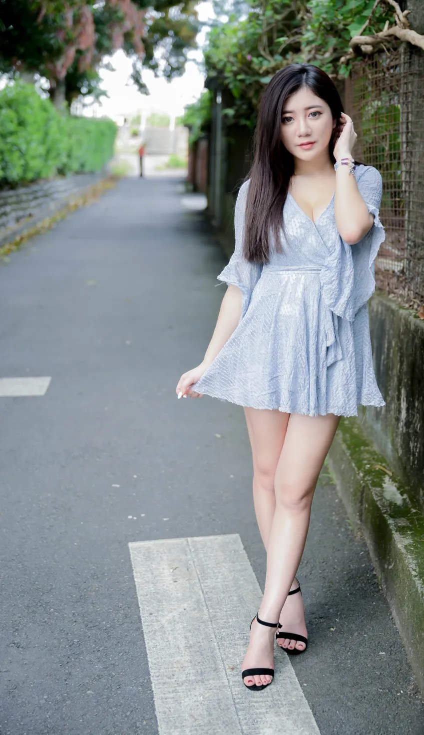 [街拍丝足] NO.211 乐乐 连衣裙凉高美腿 #街拍丝足、美足#[71P]-049