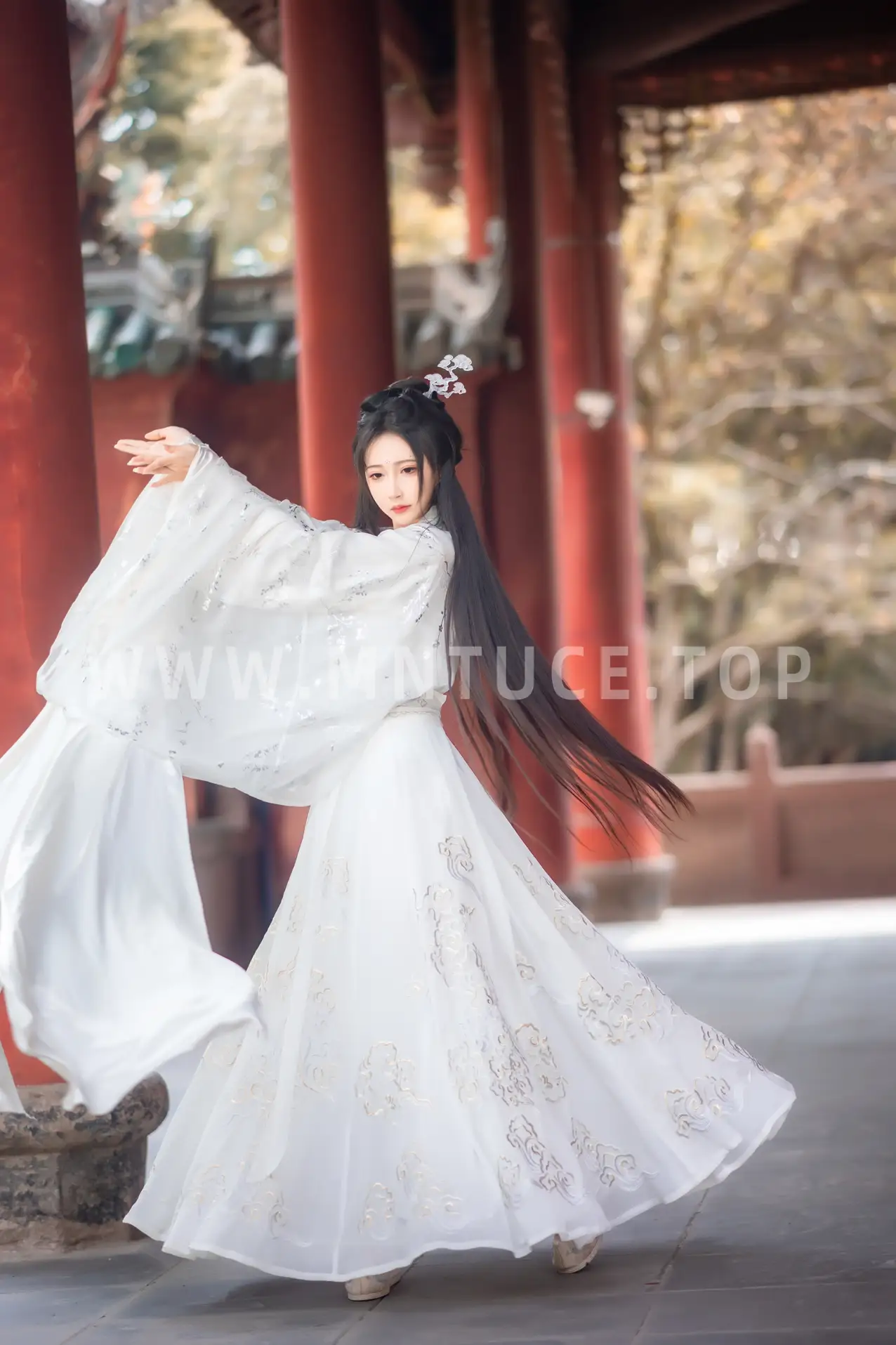 [艺图语] 2022.11.23 Vol.2505-023