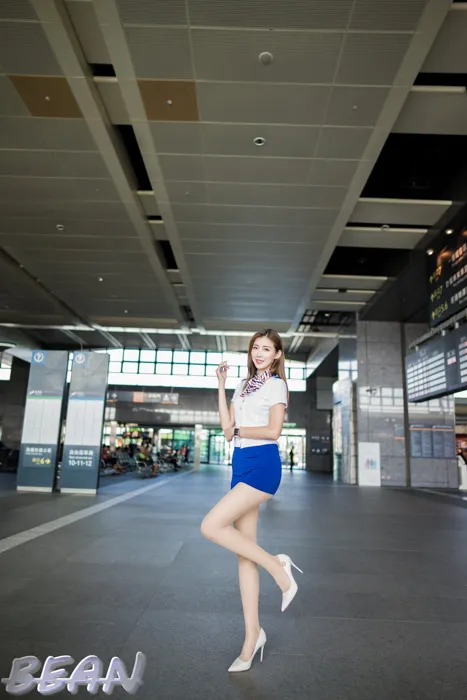 [街拍丝足] NO.219 金允乔 台中高铁 高跟美腿外拍  #街拍丝足、美足#[82P]-003