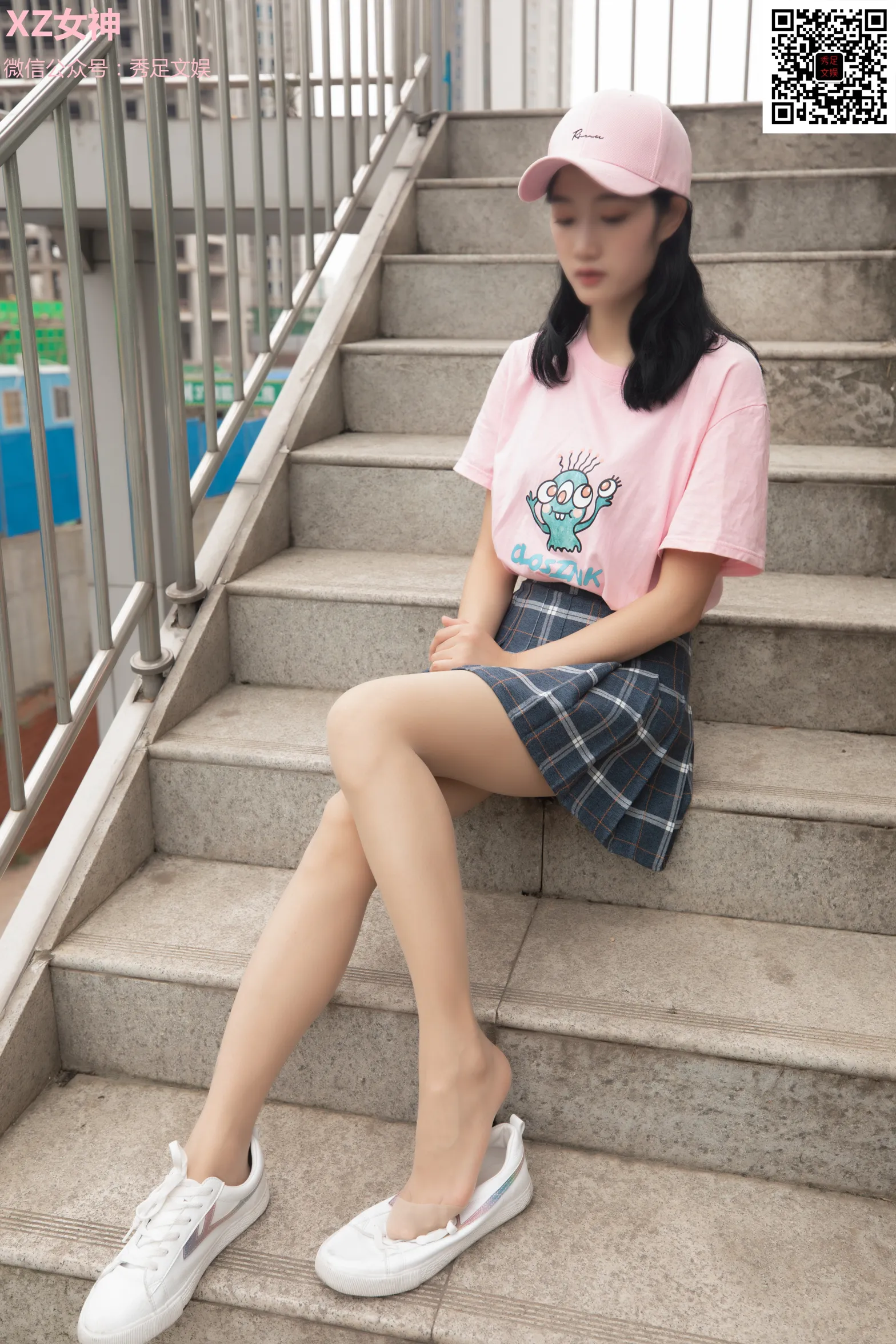 [街拍丝足] NO.006 青春无敌的百褶裙少女 #街拍丝足、美足#[60P]-042