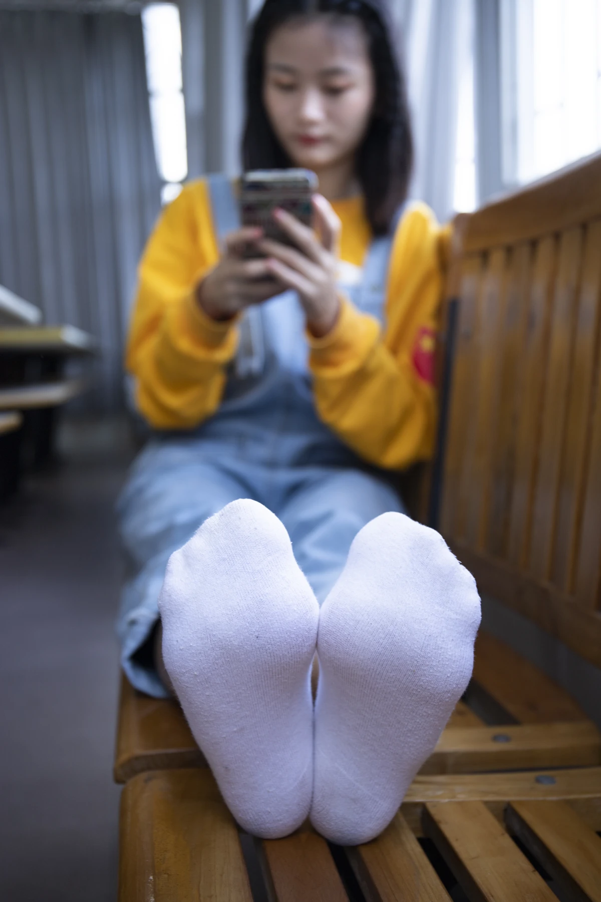 [南国足艺] NO.019 刁钻的角度 四川妹子琳琳教室秀美脚#南国足艺#[121P]-010