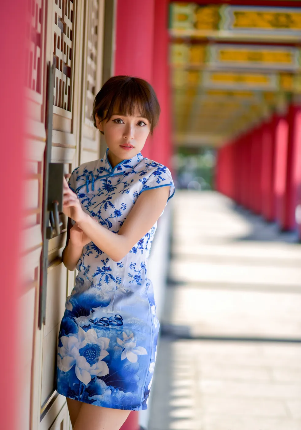 [街拍丝足] NO.189 繆婉瑜 碎花短旗袍高跟美腿#街拍丝足、美足#[68P]-045