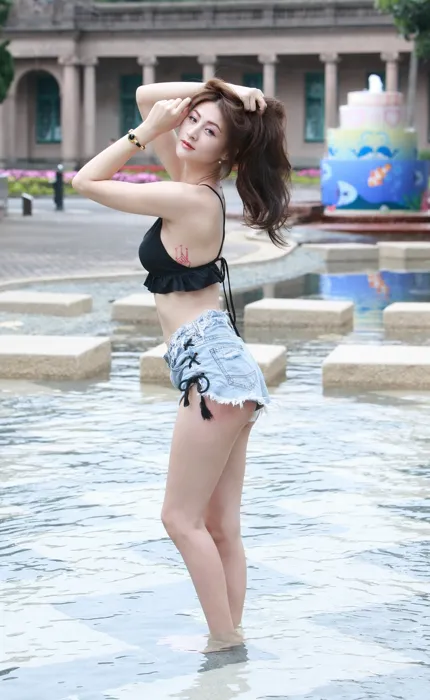 [街拍丝足] NO.087 Lola 露肚牛仔短褲 高跟美腿外拍 #街拍丝足、美足#[122P]-013