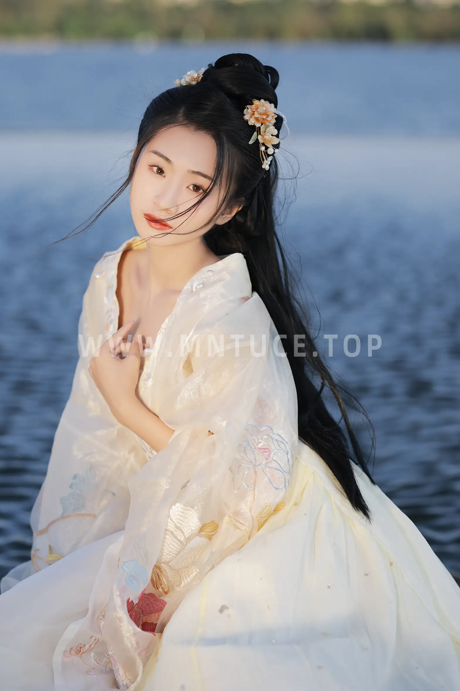 [艺图语] 2022.08.27 Vol.1803-018