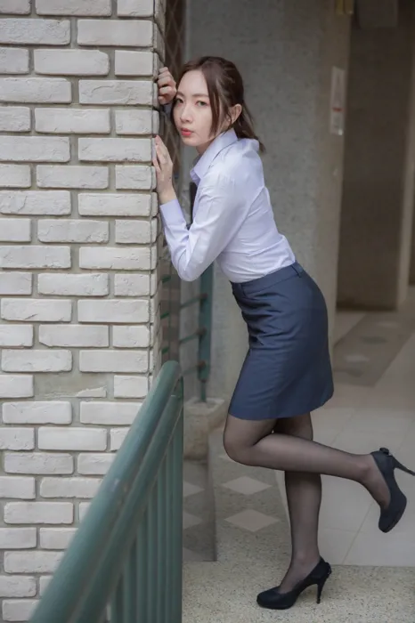 [街拍丝足] NO.164 林华 OL制服 高跟美腿外 #街拍丝足、美足#[42P]-028