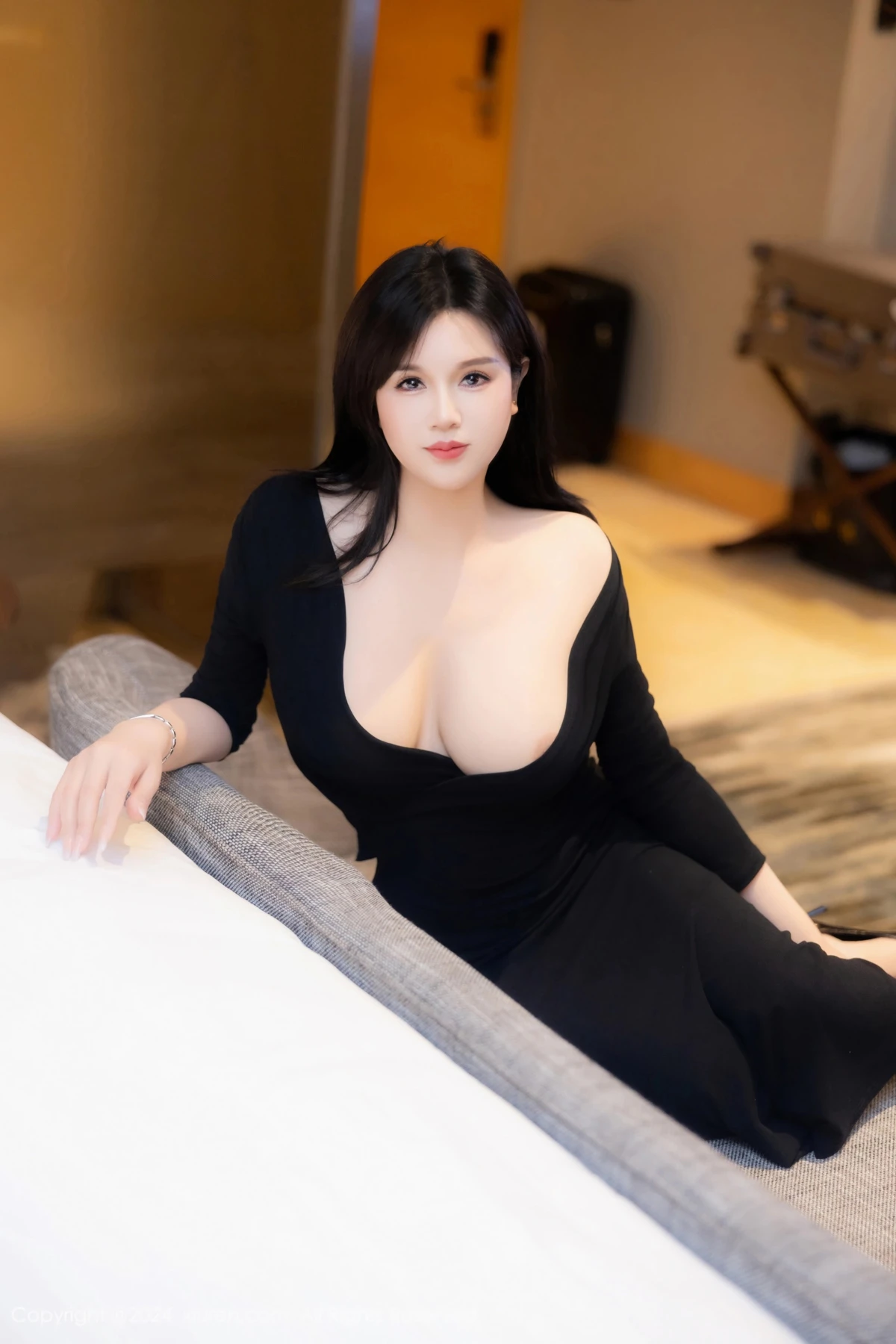 [XiuRen秀人网] 2024.07.02 No.8787 水水姐 [78+1P]-051