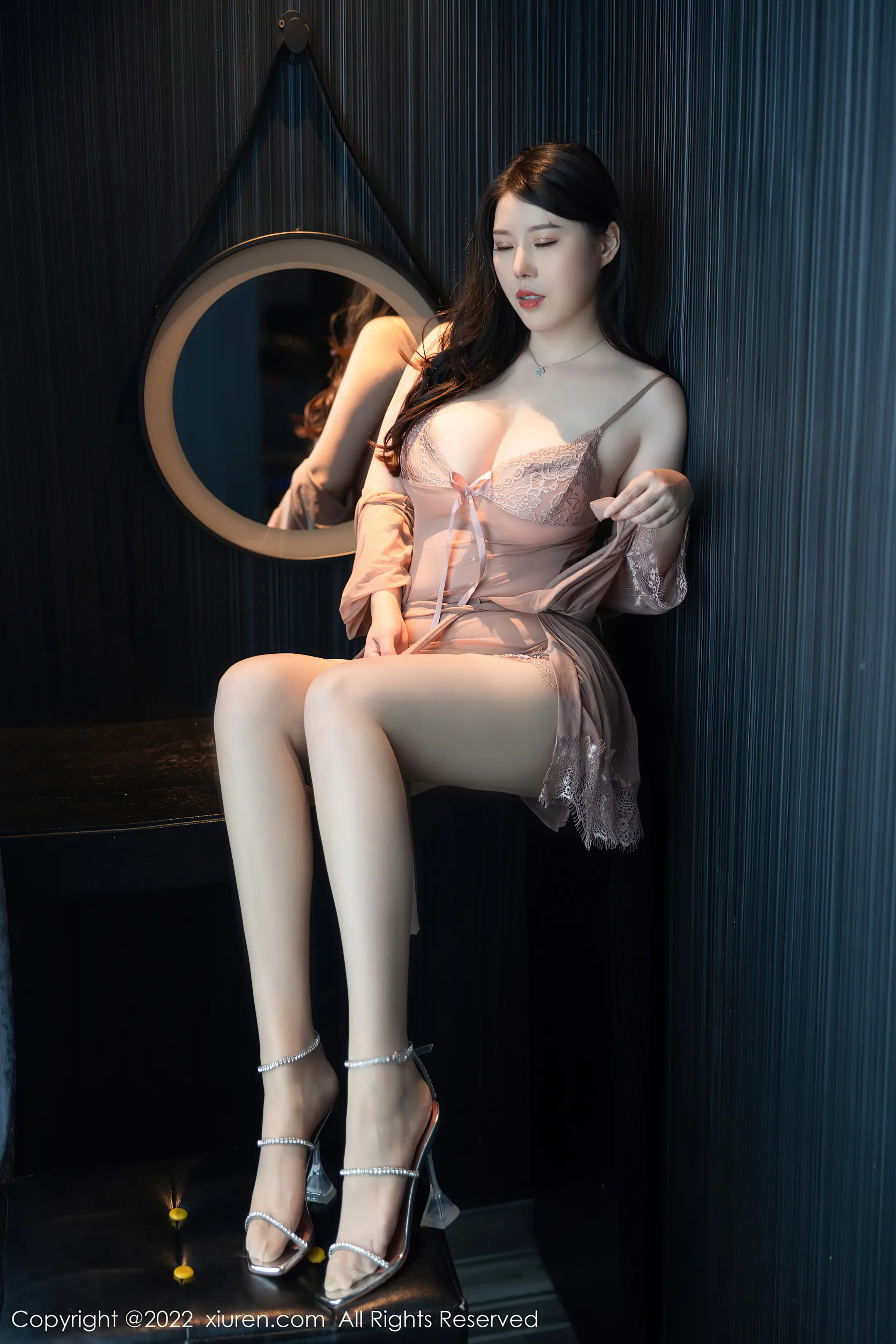[Xiuren秀人网] 2022.09.26 NO.5641-021