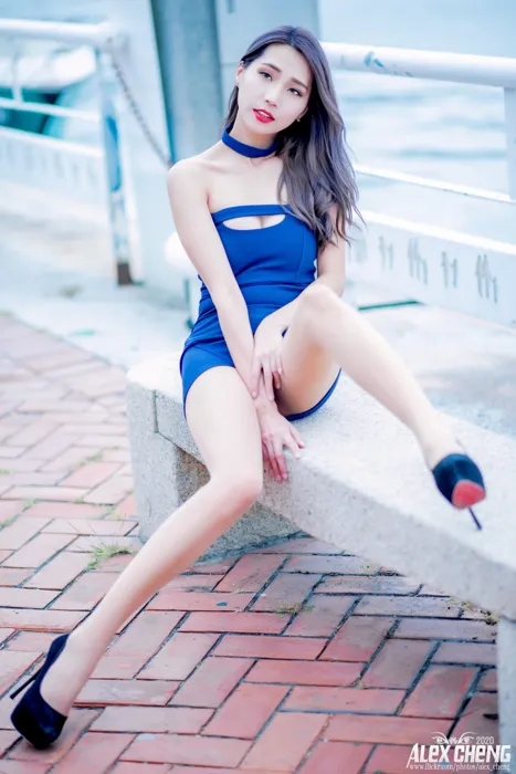 [街拍丝足] NO.023 長腿美模Anita 竹萱 性感外拍[44P]-PicJJ
