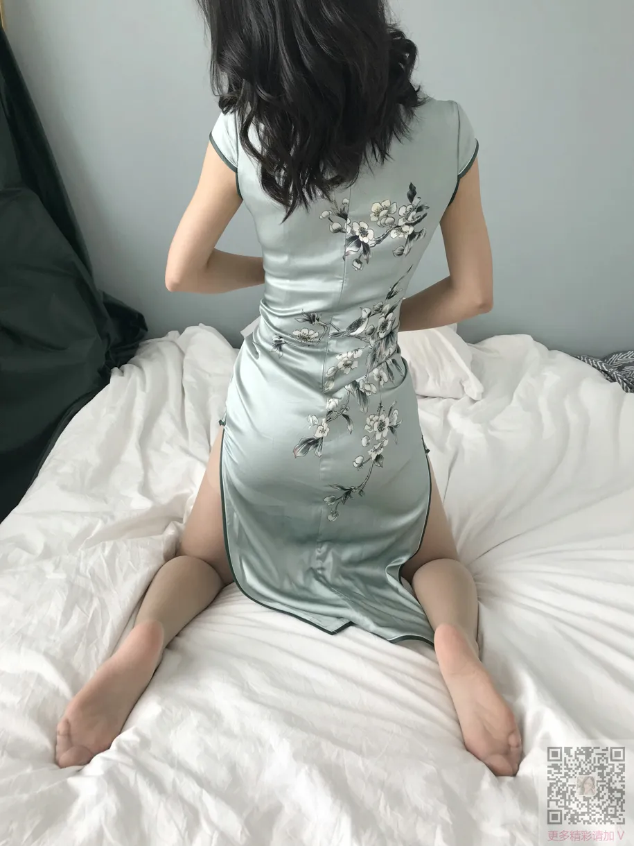 [街拍丝足] NO.115 Nia乔乔学姐居家性感旗袍肉丝 #街拍丝足、美足#[64P]-024