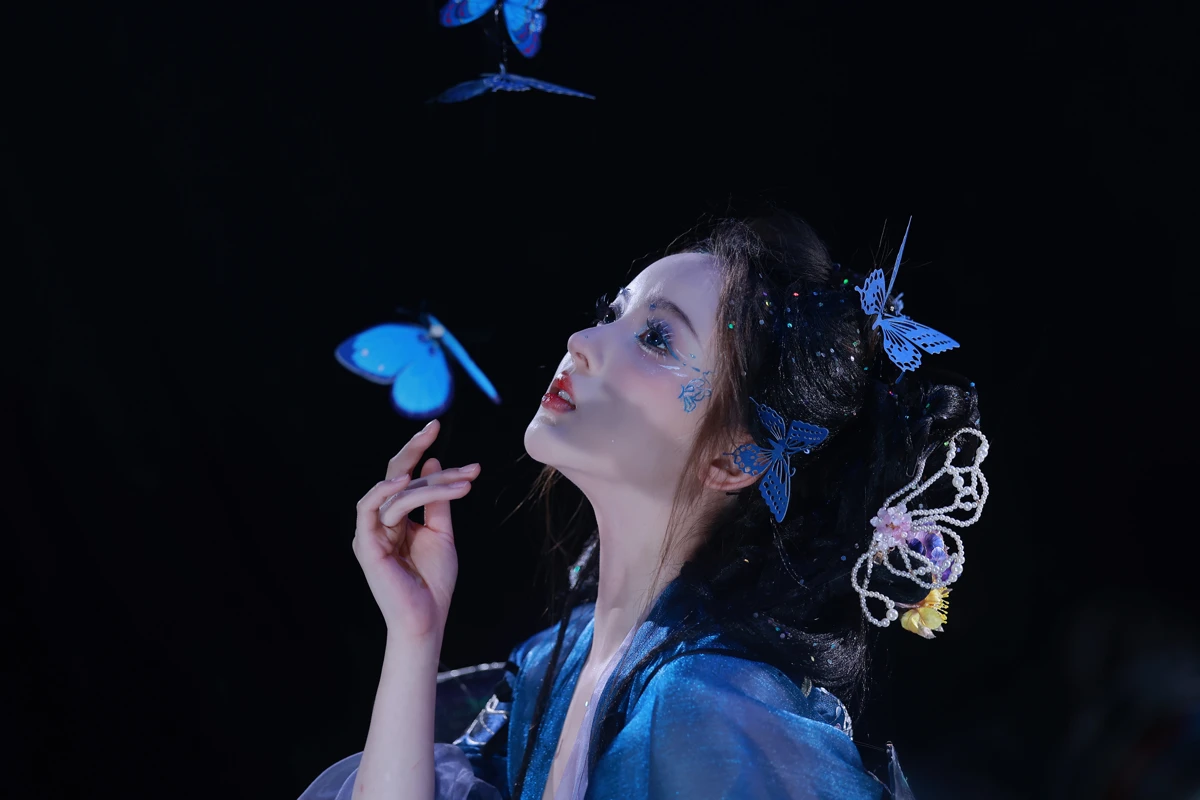 [艺图语]2023.01.13 Vol.2908 万蝶振翅#天晴后的樱花花#[23P]-011