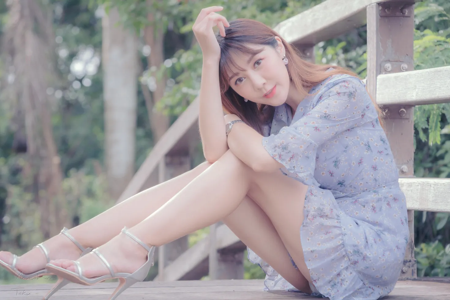 [街拍丝足] NO.197 彭璇 连衣短裙涼高美腿 #街拍丝足、美足#[58P]-002