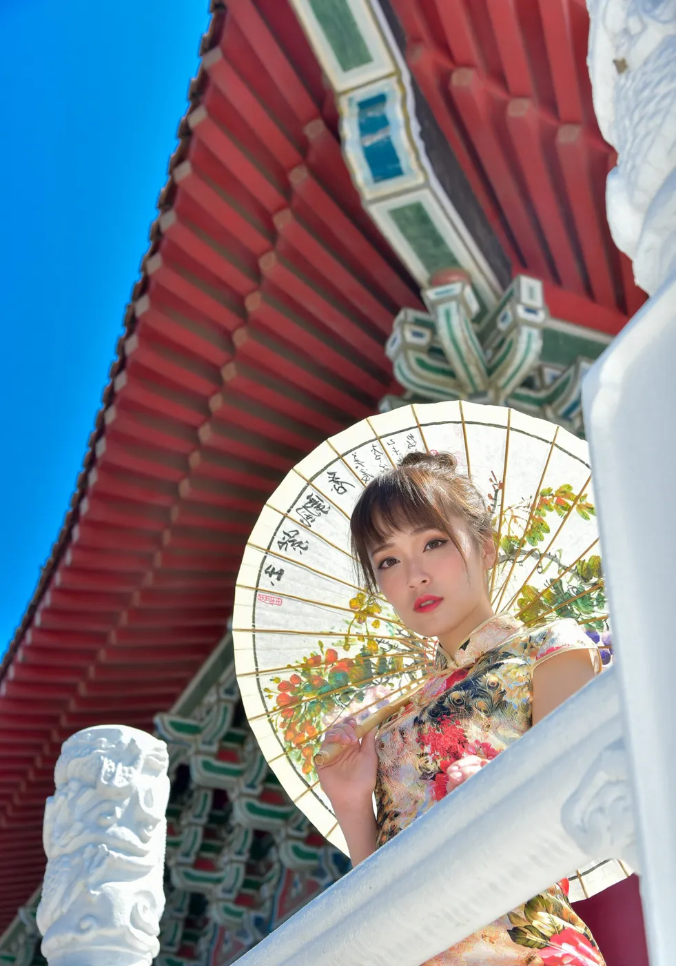 [街拍丝足] NO.189 繆婉瑜 碎花短旗袍高跟美腿#街拍丝足、美足#[68P]-012