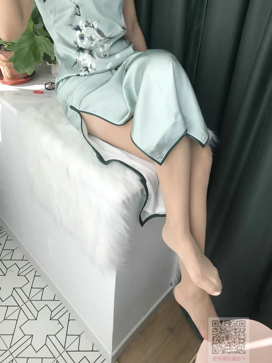 [街拍丝足] NO.115 Nia乔乔学姐居家性感旗袍肉丝 #街拍丝足、美足#[64P]-011
