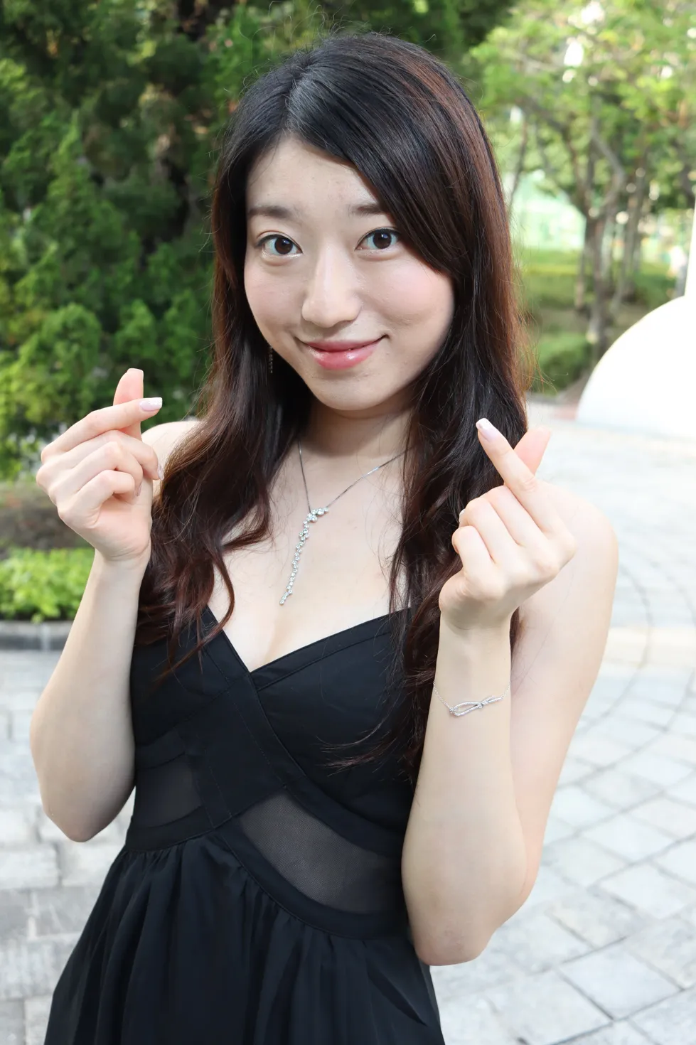 [街拍丝足] NO.106 吴小葵 公园黑色长裙 #街拍丝足、美足#[61P]-010