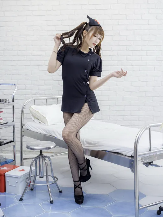 [街拍丝足] NO.070  乔乔儿 黑暗护士 丝袜高跟美腿外拍 #街拍丝足、美足#[38P]-026