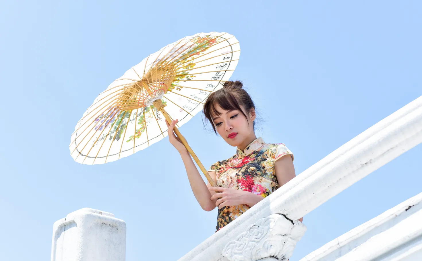 [街拍丝足] NO.189 繆婉瑜 碎花短旗袍高跟美腿#街拍丝足、美足#[68P]-030