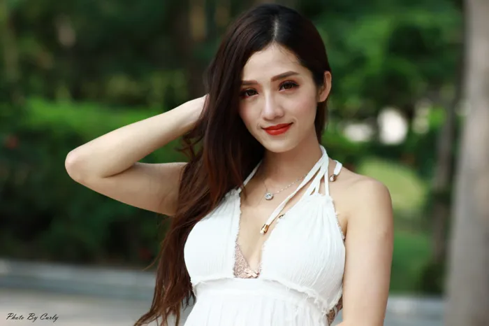 [街拍丝足] NO.039 Go Go 白色小禮服 高跟美腿外拍 #街拍丝足、美足#[118P]-095