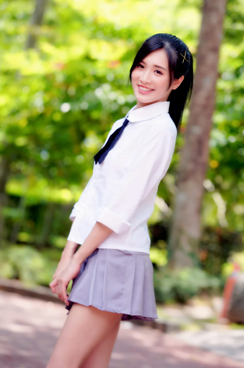 [街拍丝足] NO.143 张筠 短裙黑丝高跟美腿 #街拍丝足、美足#[23P]-011