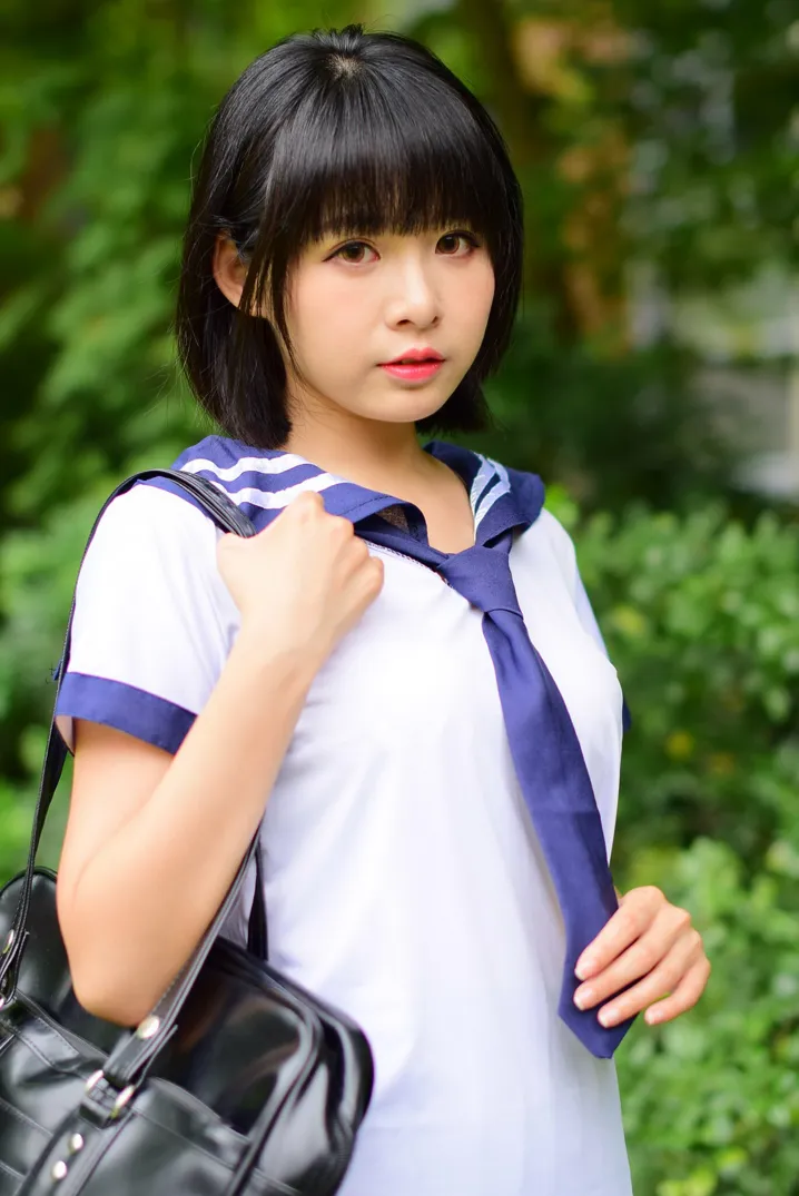 [街拍丝足] NO.171 海琳 学生制服 #街拍丝足、美足#[73P]-021