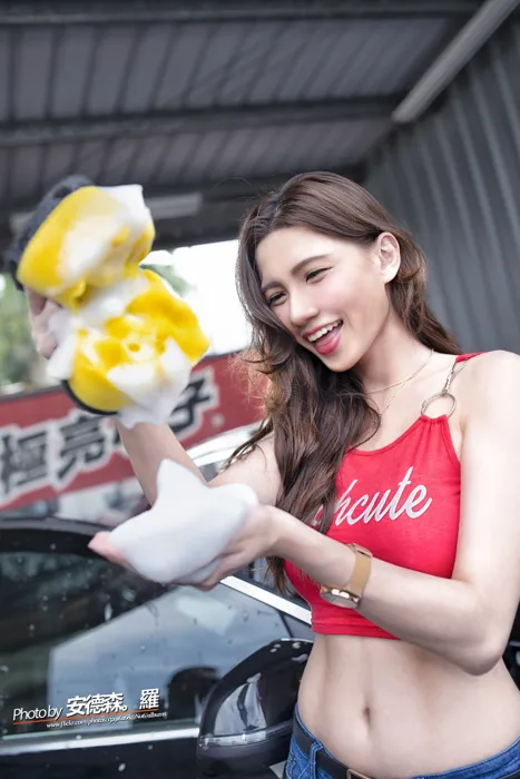 [街拍丝足] NO.111 蔡译心 洗车趴 高跟美腿外拍 #街拍丝足、美足#[44P]-030