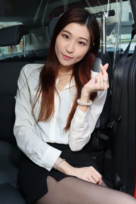 [街拍丝足] NO.024 长腿美模Rita Li 性感造型外拍 #街拍丝足、美足#[75P]-047