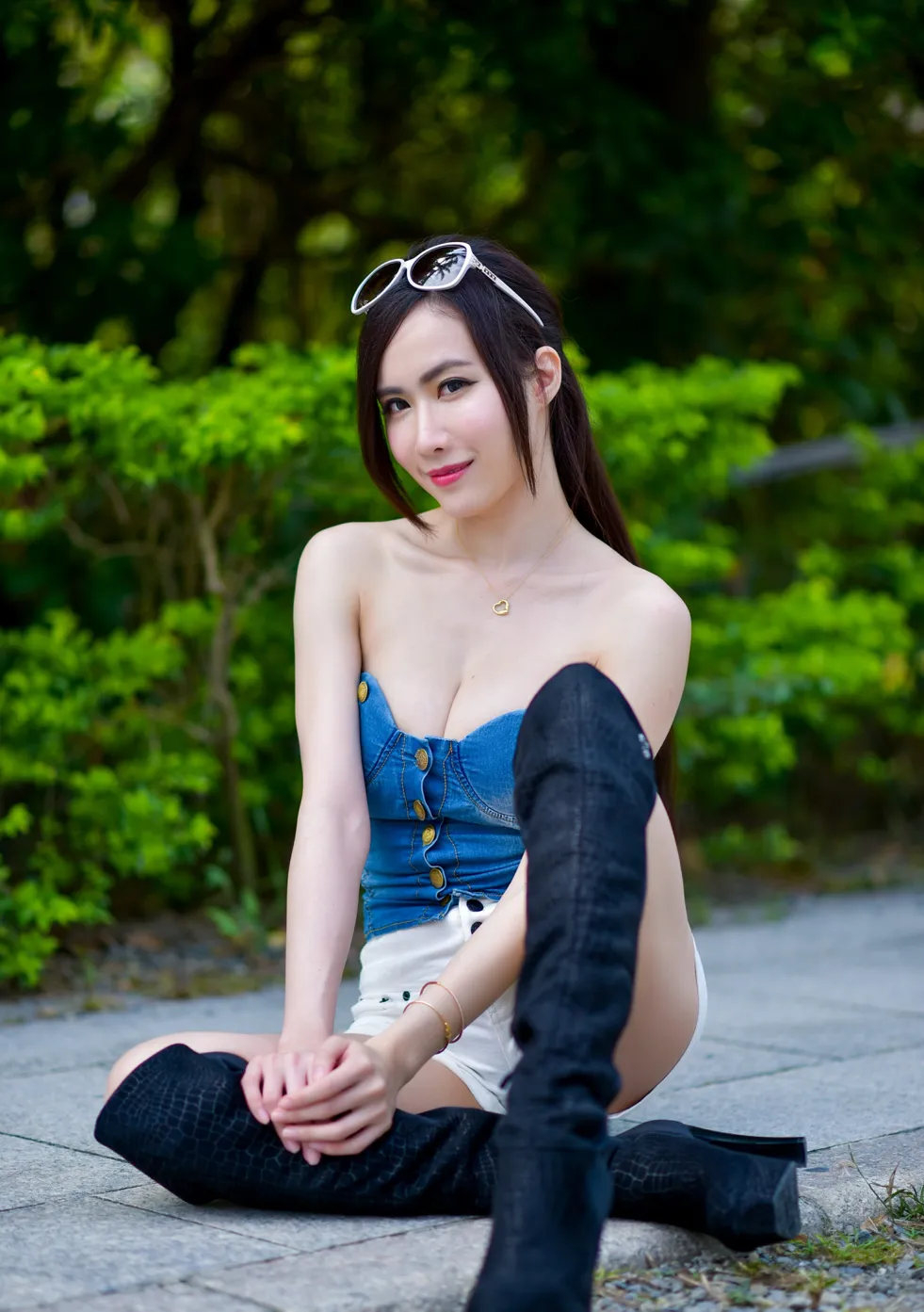 [街拍丝足] NO.181 妍希 露肩短裤长靴美腿 #街拍丝足、美足#[71P]-020