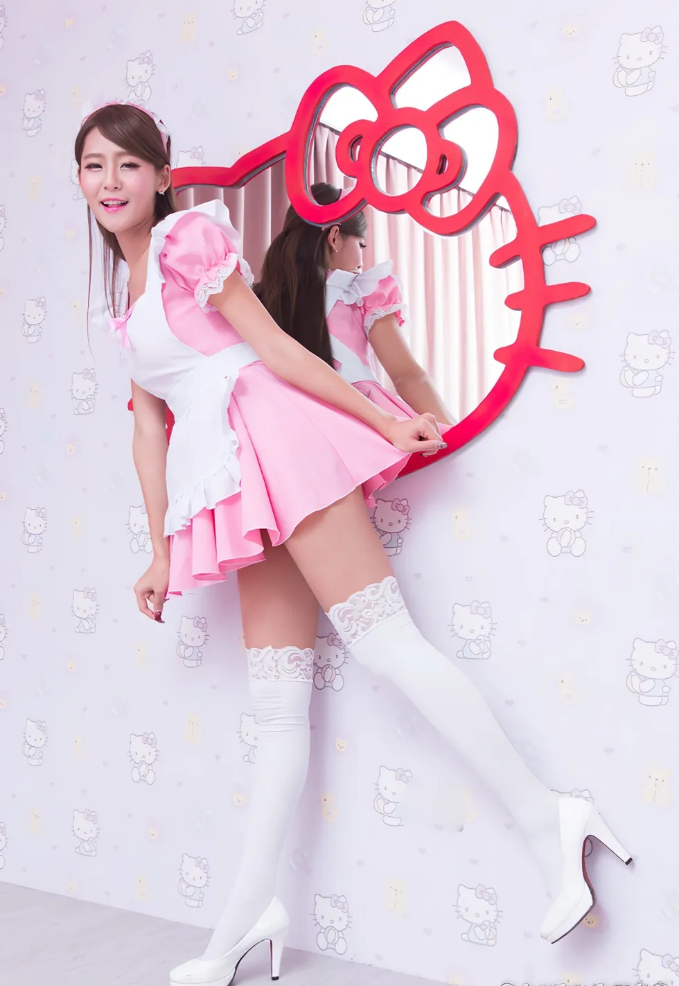 [街拍丝足] NO.173 小雪 女仆装膝上白丝高跟美腿 #街拍丝足、美足#[147P]-046
