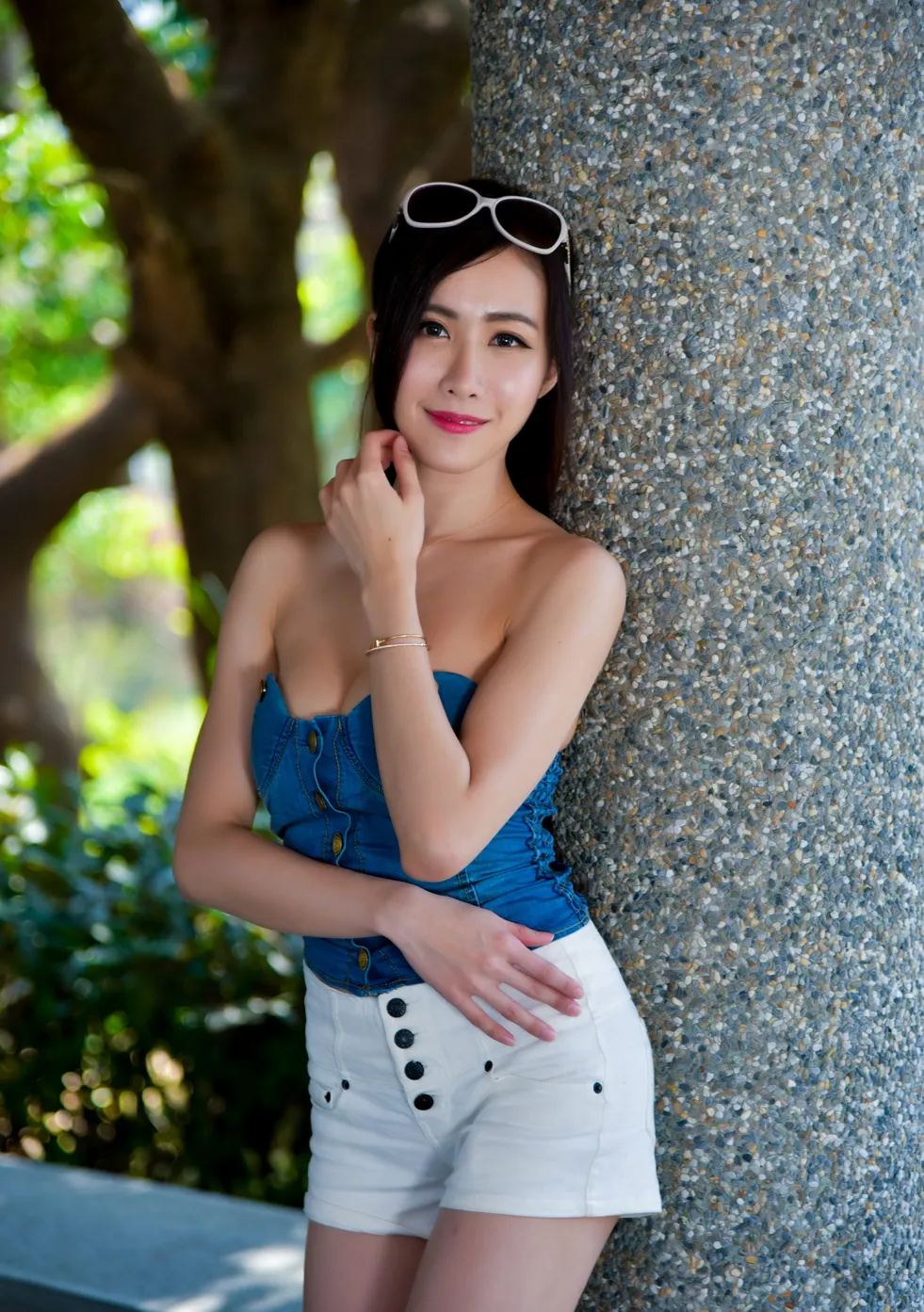 [街拍丝足] NO.181 妍希 露肩短裤长靴美腿 #街拍丝足、美足#[71P]-035