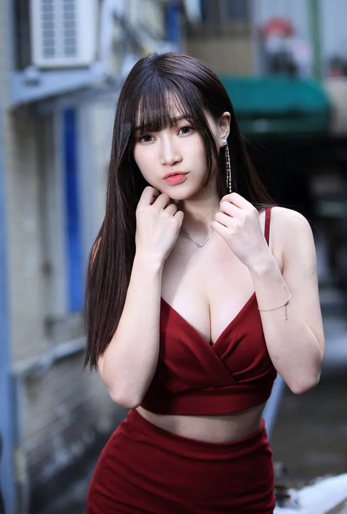 [街拍丝足] NO.100 张雅筑 紧身短裙丝袜高跟美腿 #街拍丝足、美足#[64P]-044