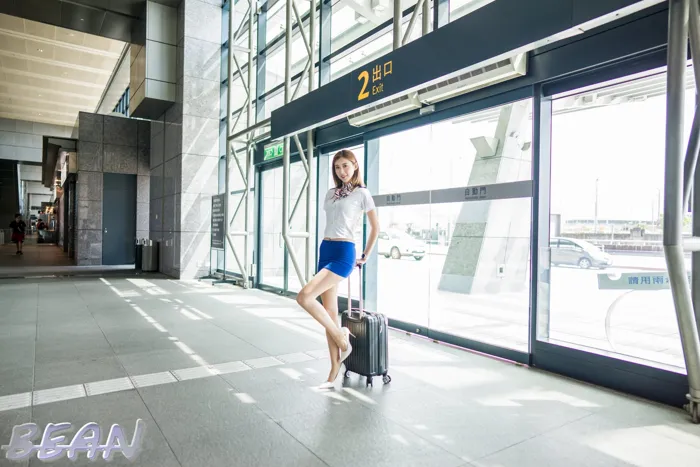 [街拍丝足] NO.219 金允乔 台中高铁 高跟美腿外拍  #街拍丝足、美足#[82P]-045