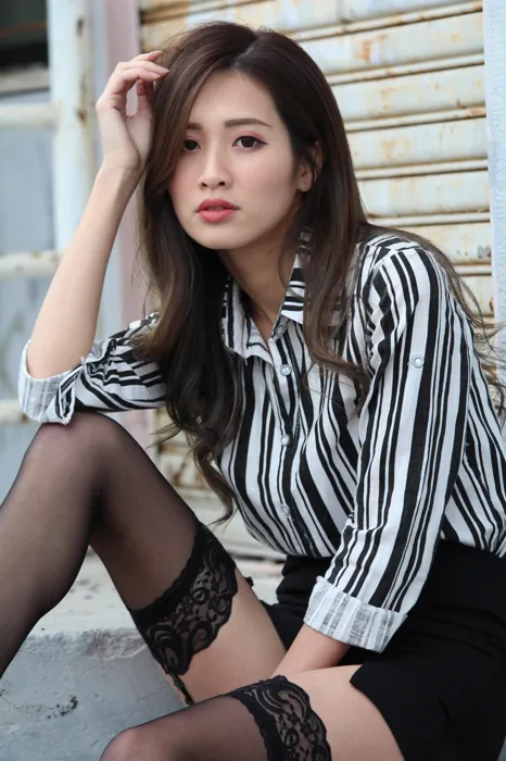 [街拍丝足] NO.025 长腿美模 张筱 性感黑丝外拍 #街拍丝足、美足#[93P]-048