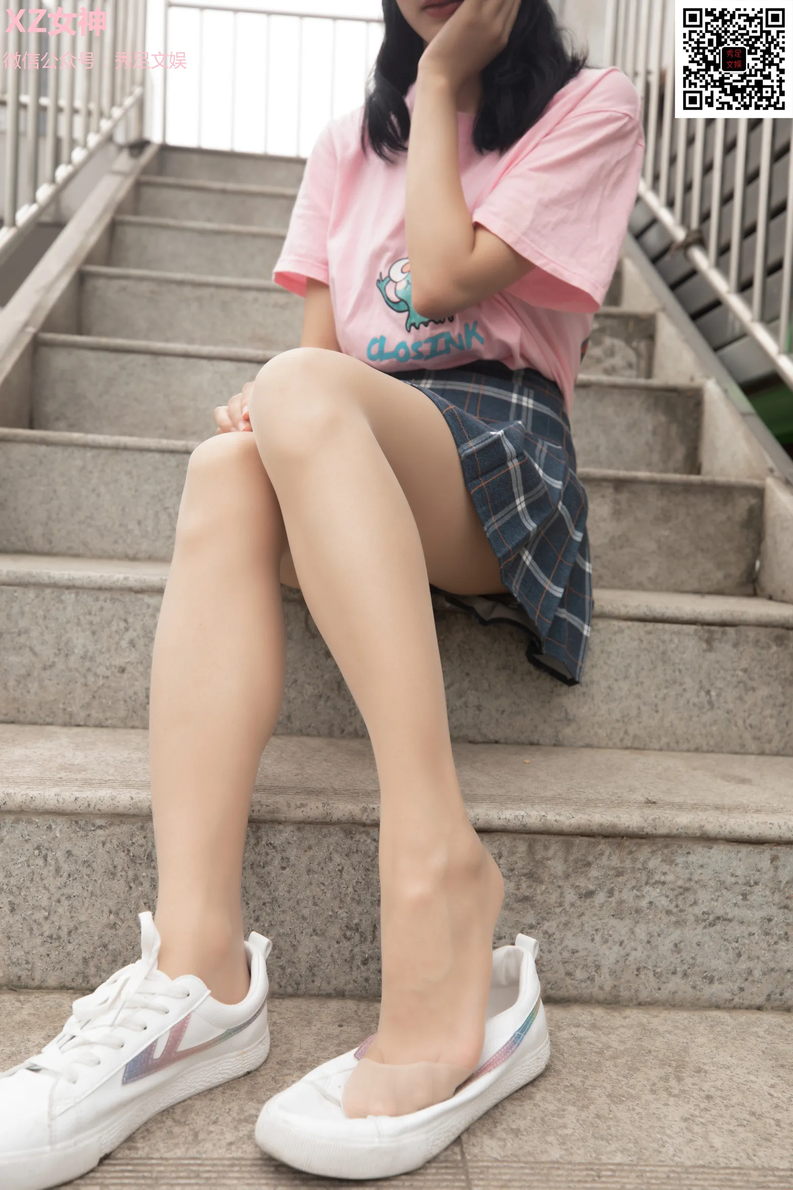 [街拍丝足] NO.006 青春无敌的百褶裙少女 #街拍丝足、美足#[60P]-039