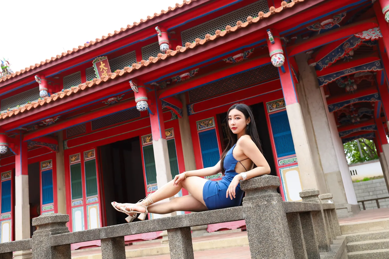 [街拍丝足] NO.165 吴采婕 吊带连衣短裙凉高美腿 #街拍丝足、美足#[50P]-007