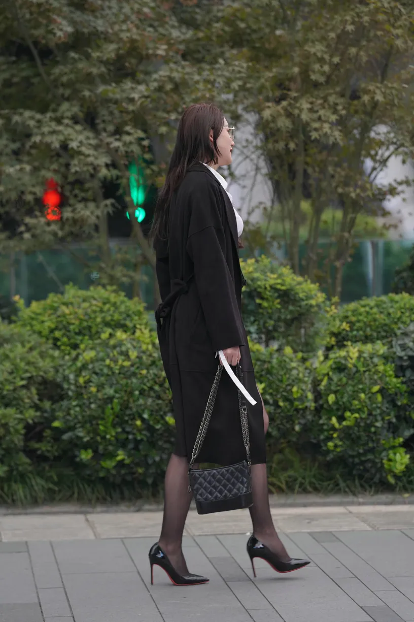 [街拍丝足] NO.160 黑丝大长腿 #街拍丝足、美足#[201P]-090