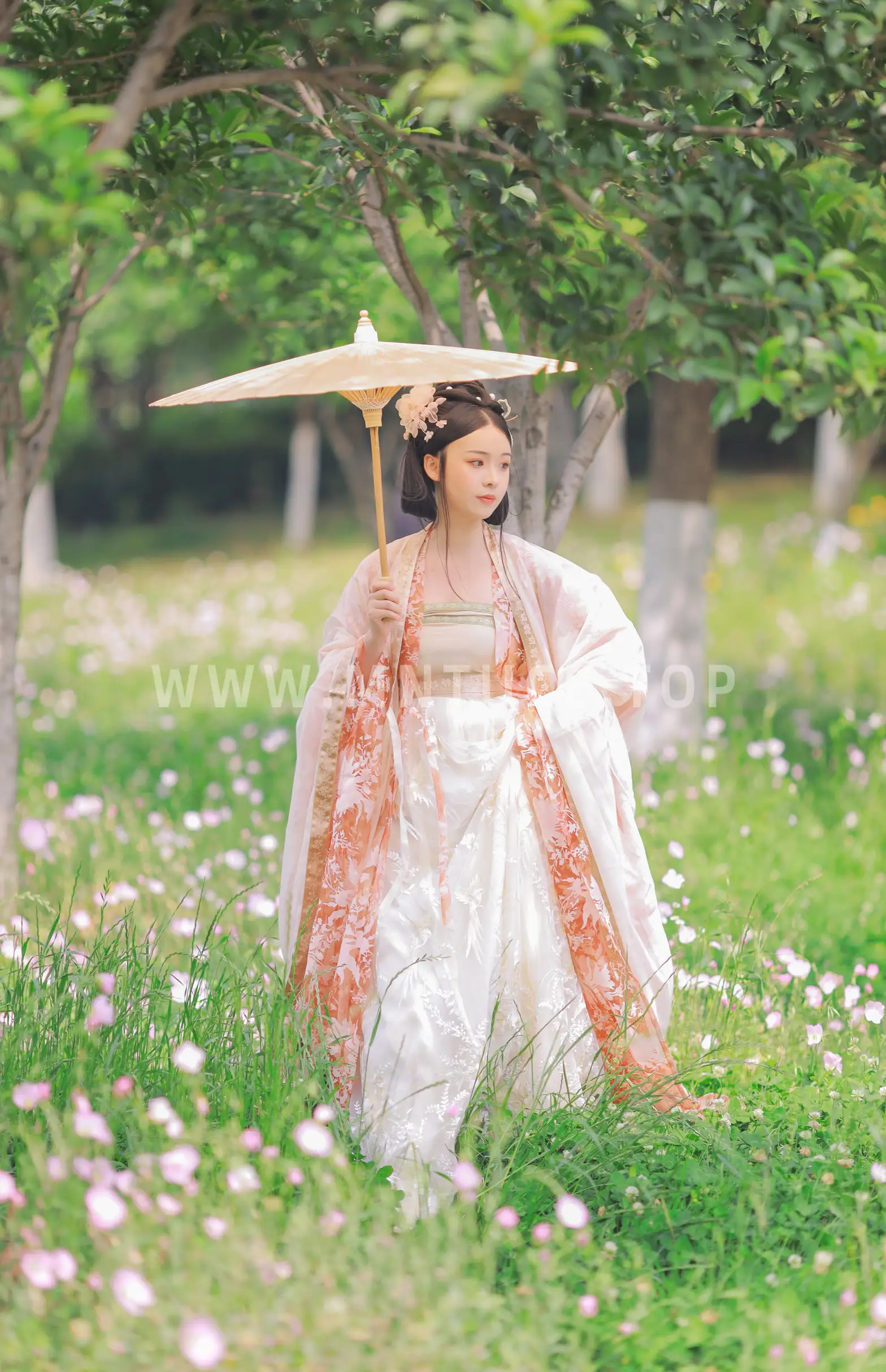 [艺图语] 2022.08.17 Vol.1724-018