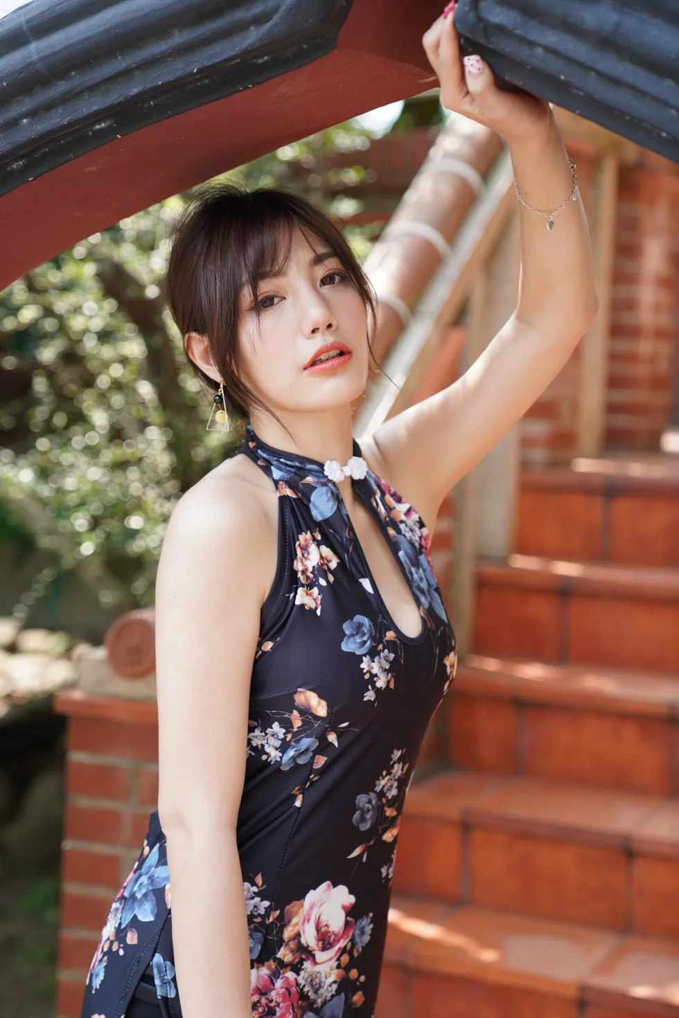 [街拍丝足] NO.104 陈葳 蓝花短旗袍高跟美腿 #街拍丝足、美足#[117P]-094