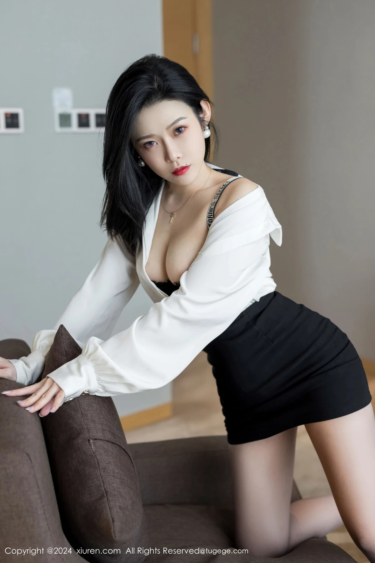 [秀人网] 2024.10.23 No.9329 luvian本能、秀人旗下#[42P]-009