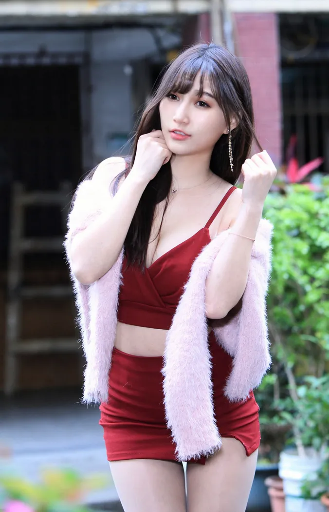 [街拍丝足] NO.100 张雅筑 紧身短裙丝袜高跟美腿 #街拍丝足、美足#[64P]-028