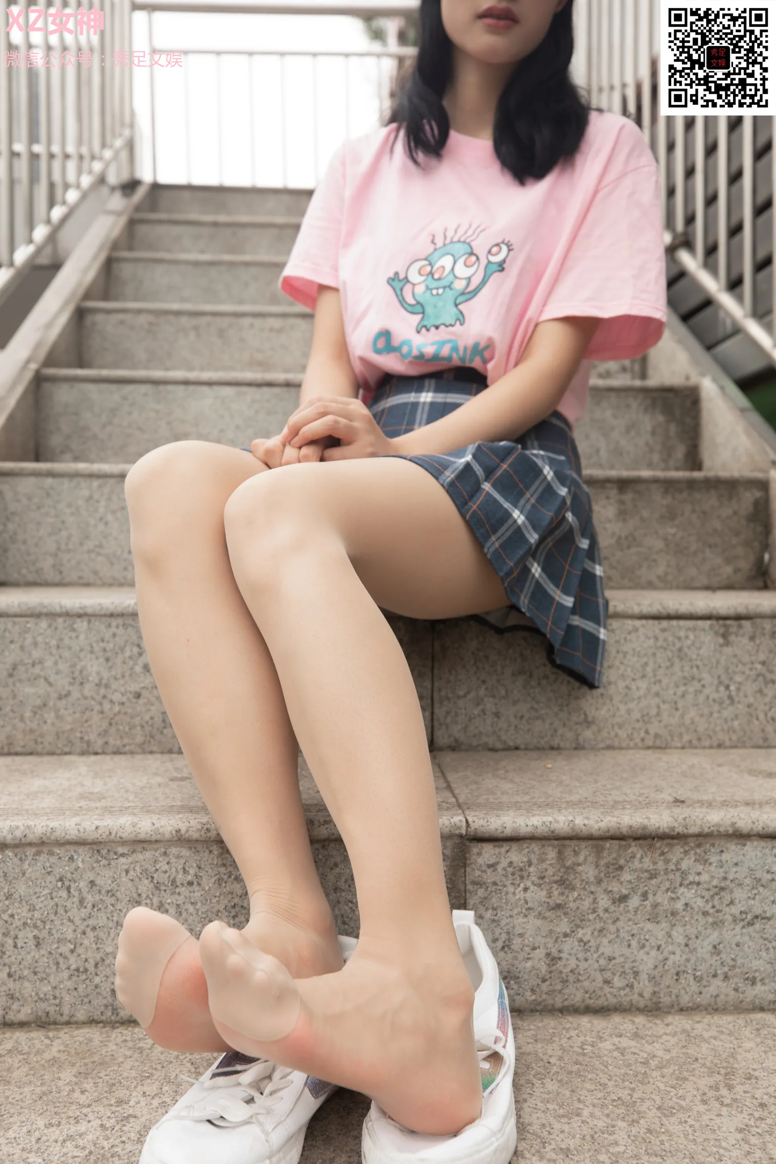[街拍丝足] NO.006 青春无敌的百褶裙少女 #街拍丝足、美足#[60P]-056
