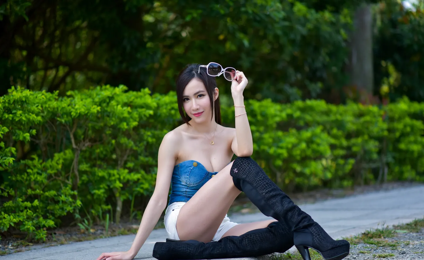 [街拍丝足] NO.181 妍希 露肩短裤长靴美腿 #街拍丝足、美足#[71P]-014