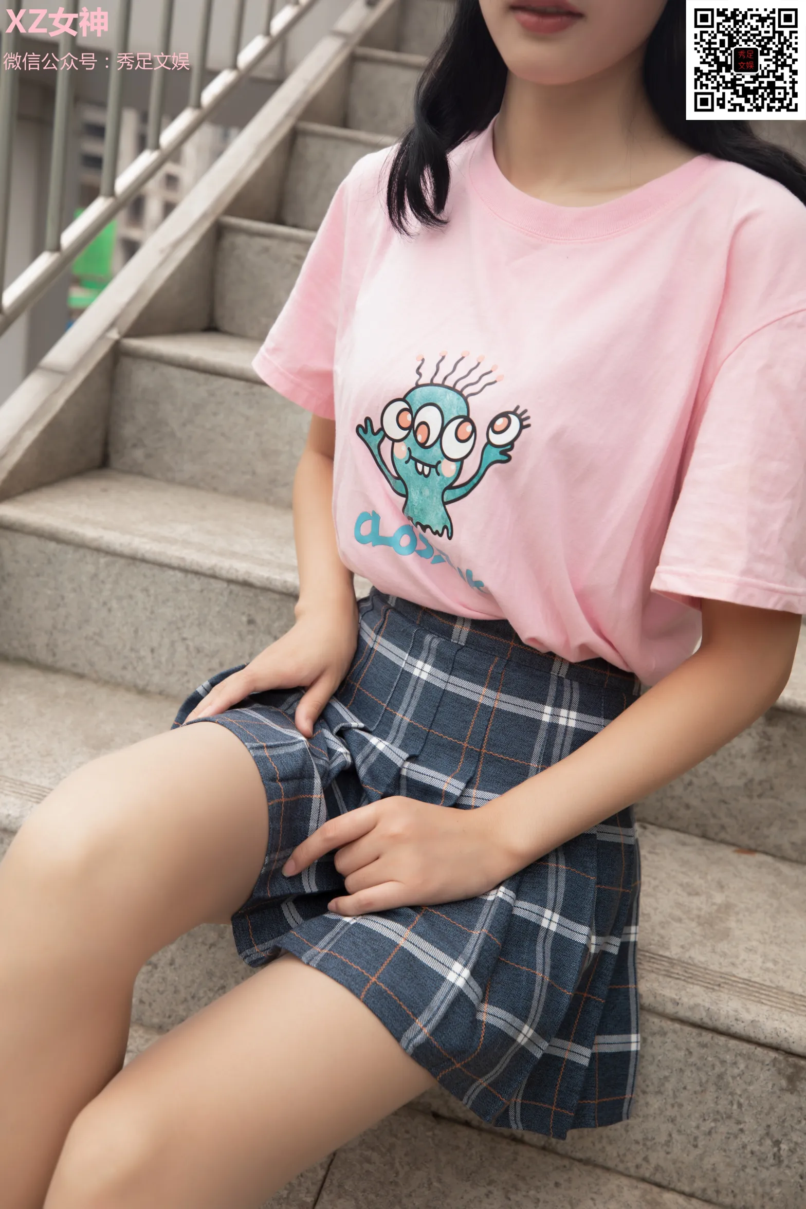 [街拍丝足] NO.006 青春无敌的百褶裙少女 #街拍丝足、美足#[60P]-023