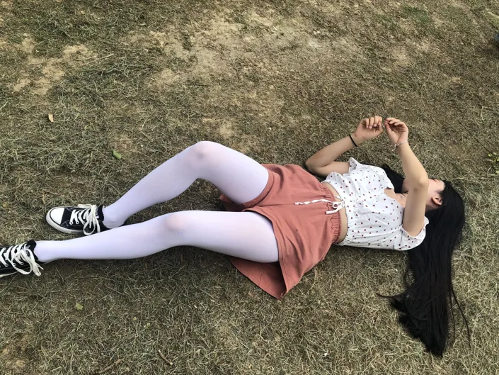 [街拍丝足] NO.007 操场散拍合集 #街拍丝足、美足#[91P]-083