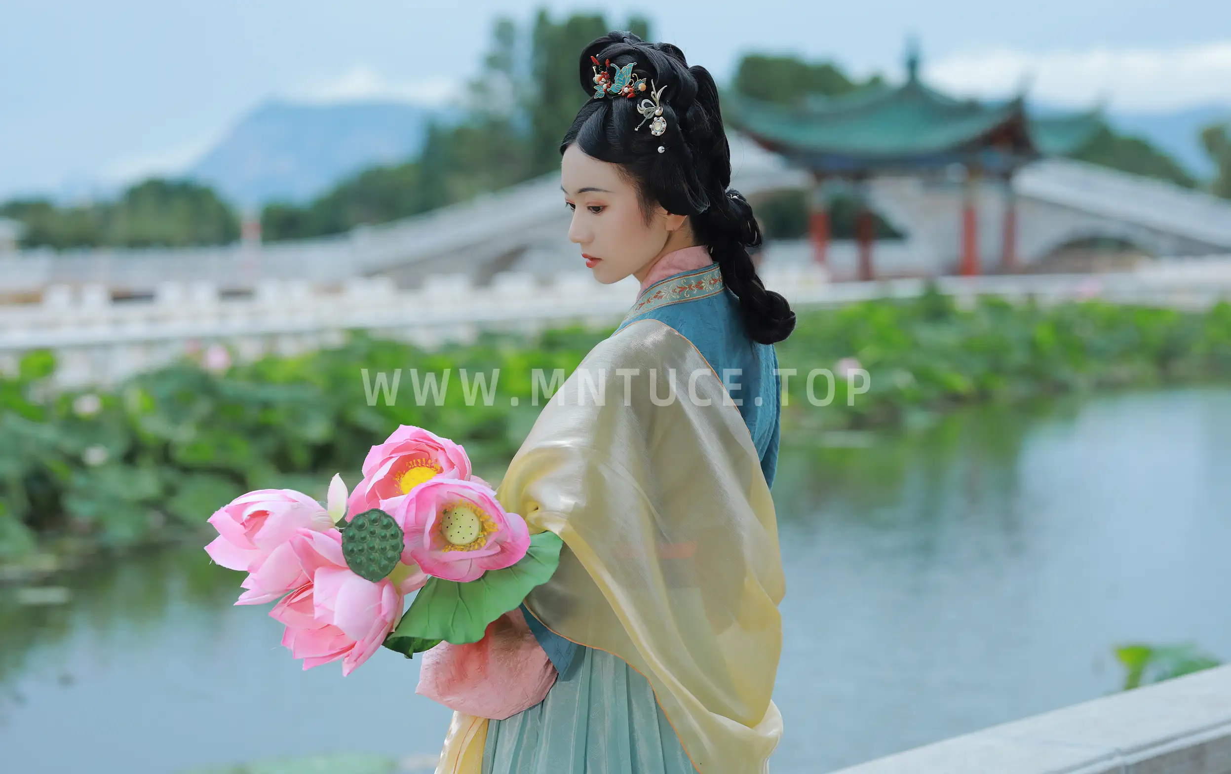 [艺图语] 2022.08.12 Vol.1687-036