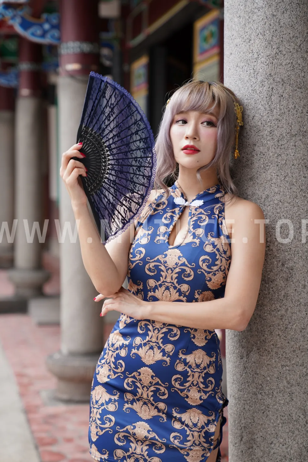 [街拍丝足] NO.149 薛凯云 蓝花短旗袍高跟美腿 #街拍丝足、美足#[125P]-075